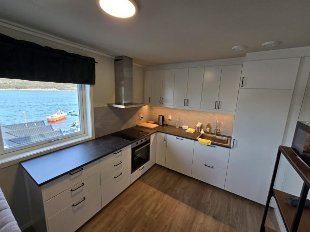 Angelreisen Halver Einvika Leilighet 10b